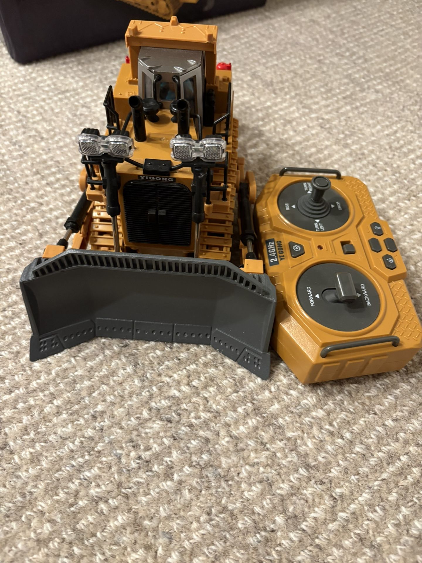  Remote Control Play Bulldozer Construction Vehicles, 9CH 2.4Ghz 