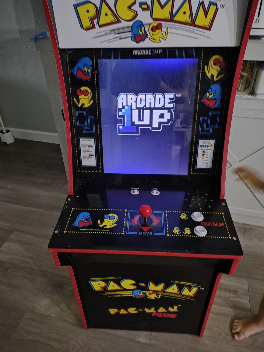 Pac Man Arcade Game