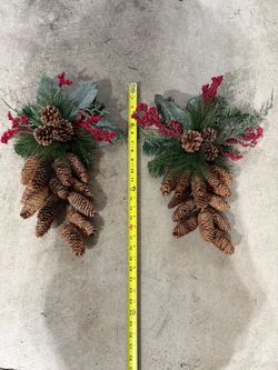 Set of 2 Christmas decor