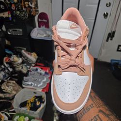 Nike Dunk Low
Peach Cream (Women's) Women's Size 9.5 Or Men's Size 8 Brand New Condition With Og Box No Top