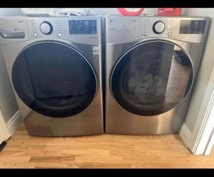 LG washer and dryer w/stackable drawers