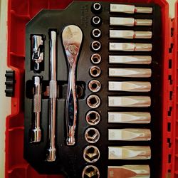MILWAUKEE 28-piece METRIC socket set w/ 1/4" driver