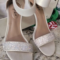 Size 5 Kitten Heels NEW