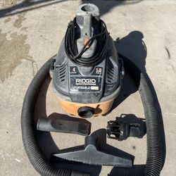 Ridgid portable wet/dry vacuum 