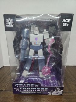 Transformers Megatron Deluxe Vinyl Figure 