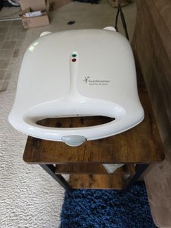 WAFFLE IRON