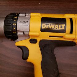 Dewalt  Battery  Power Drill.battery Charger And Battery. 
