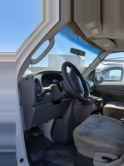 2006 Ford E350 Van 15 P