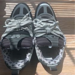 Louis Vuitton Skates Grey And White