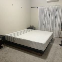 Leesa KING Size Hybrid Mattress AND Bed Frame