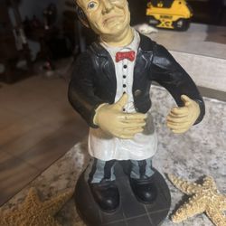 Vintage Tall Butler figurine. D39
