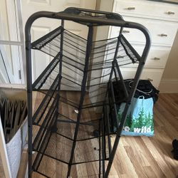 Shoe rack with wheels 