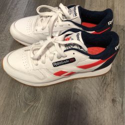 Reebok  Size 5 1/2 Young 