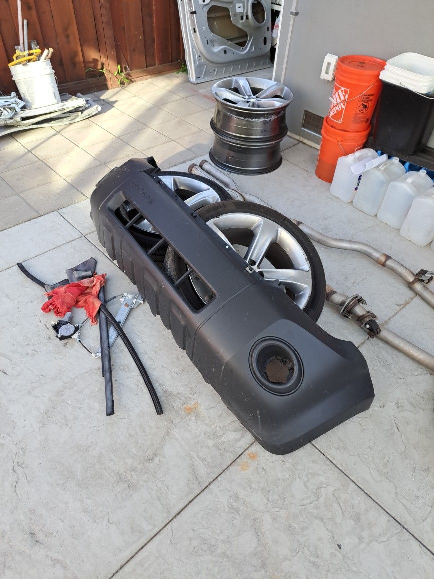 2010 Ford Escape - Front Bumper