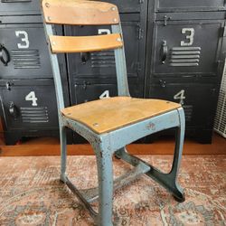 Kids Vintage School Chair