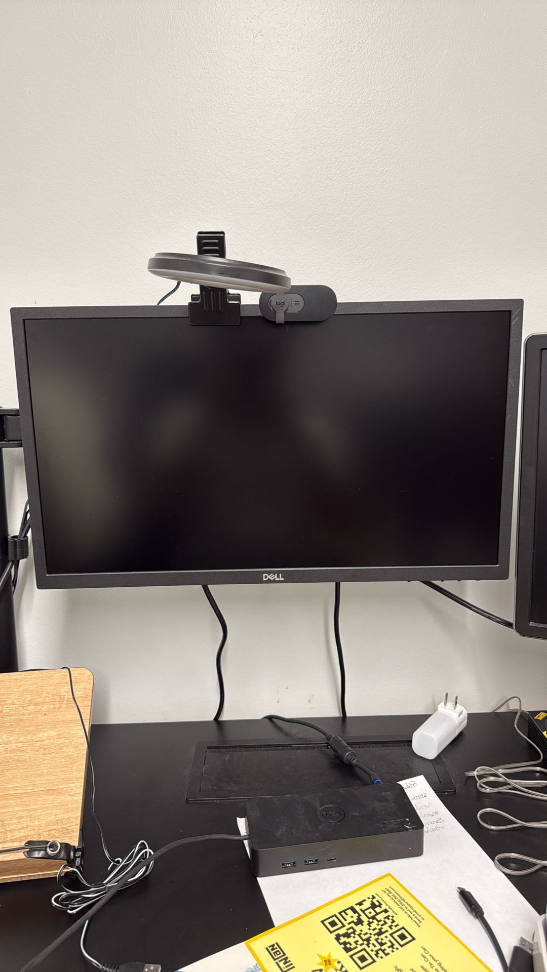 Dell Monitor With Integrated Speaker. 2023