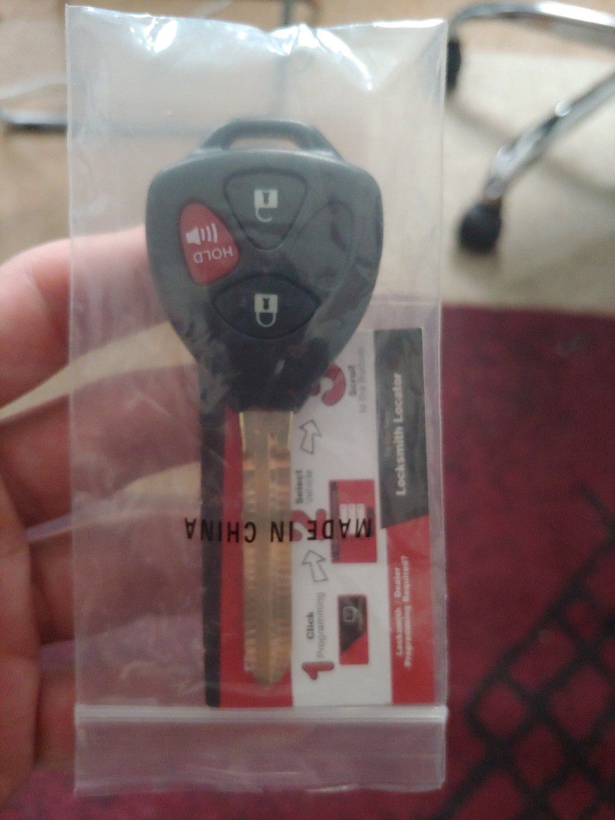 Key With Chip For 2007-2013 Toyota Yaris