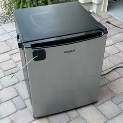 Silver Whirlpool Mini Fridge 2.7 cu-ft