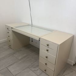 FREE DIY Vanity