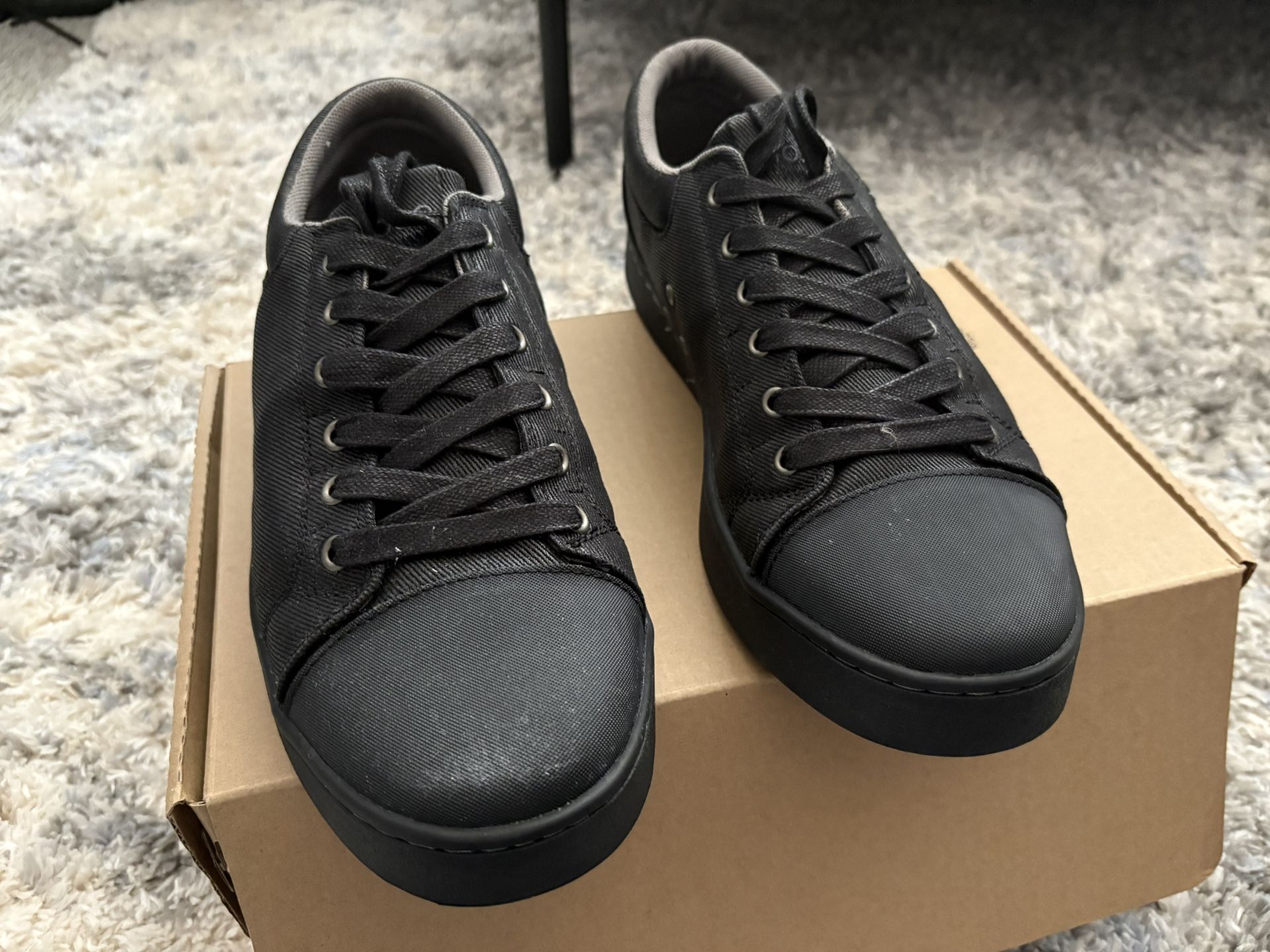 Size 13 - Slip Resistant Restaurant Shoes