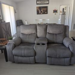 Marvel Manual Reclining Loveseat 