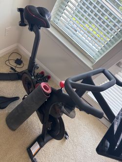 Like-New 2022 Peloton Bike Plus - Williamsburg, VA