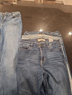 size 5 short Hollister jeans
