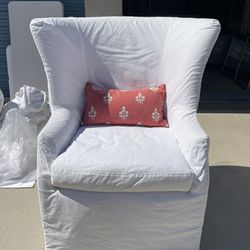 White Slipcovered Chairs 