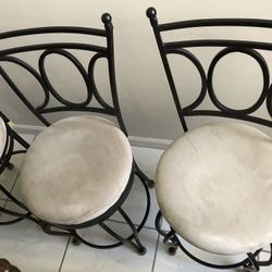 6 Counter Height Swivel Stools/ Barstools With Upholstered Cushions 