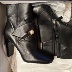 Nine West "" black leather Booties  Size 5.5