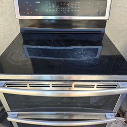 G.E Double Oven Electric Stove. FREE