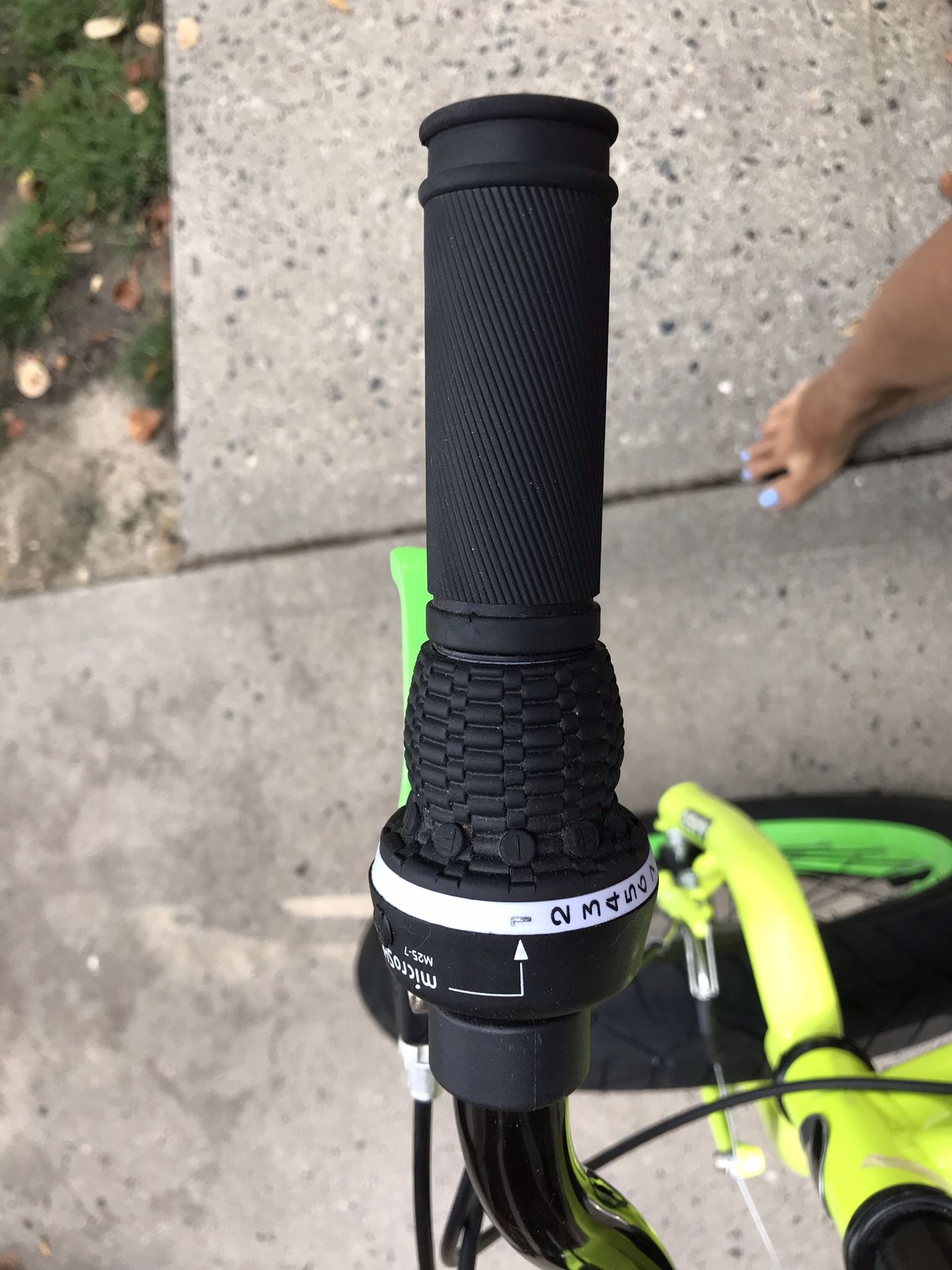 Avigo Skramble 18 inch boys mountains bike for Sale in Keansburg NJ OfferUp