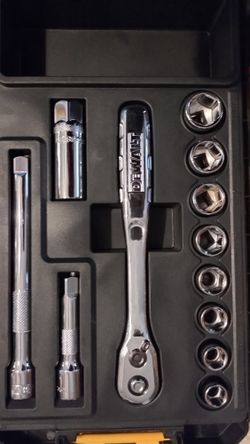 3/8" 12 PC DeWalt Rachet Socket Set