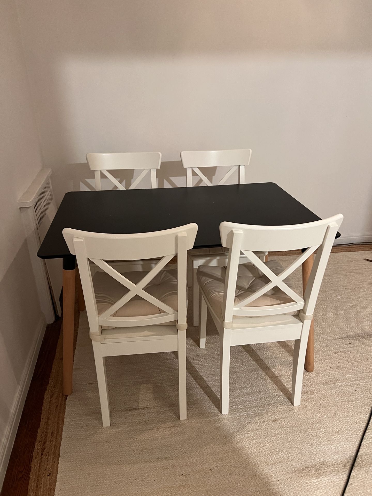 Dining table with four chairs for sale, 60 dollars.