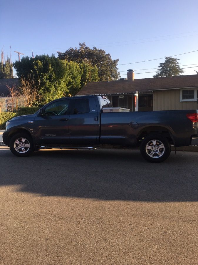 Toyota Tundra 4x4 SR5 W/8ft bed! for Sale in Los Angeles, CA OfferUp