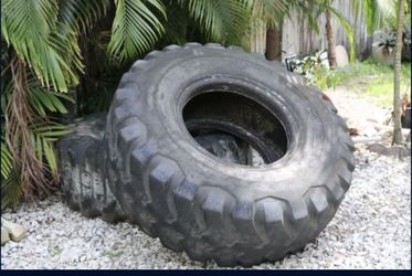350 lb CrossFit Tire – Perfect for Flips, Slams & Strongman Training