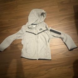 Nike Tech Fleece Kids Size Medium Big Kids' Full-Zip Hoodie