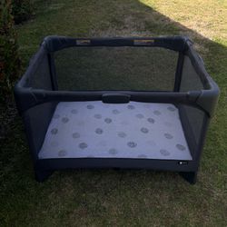 4moms Breeze GO Portable Travel Pack& Play 