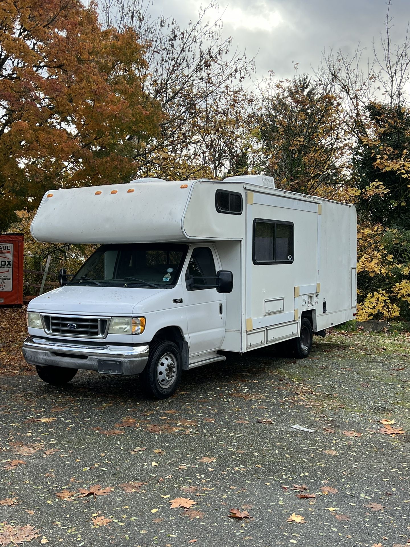 2003 Coachmen Catalina 24’