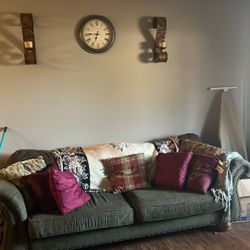 Living Room Furniture and Decor