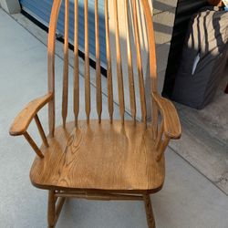 Wood Rocking chair 