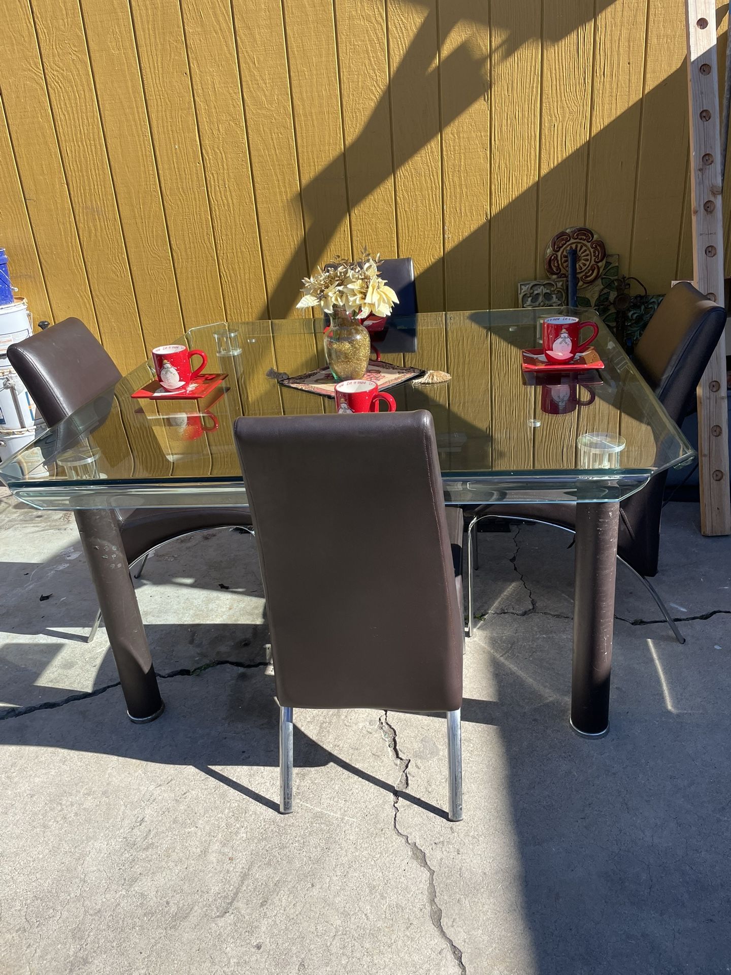 ELEGANT DINING TABLE SET REALLY HEAVY 