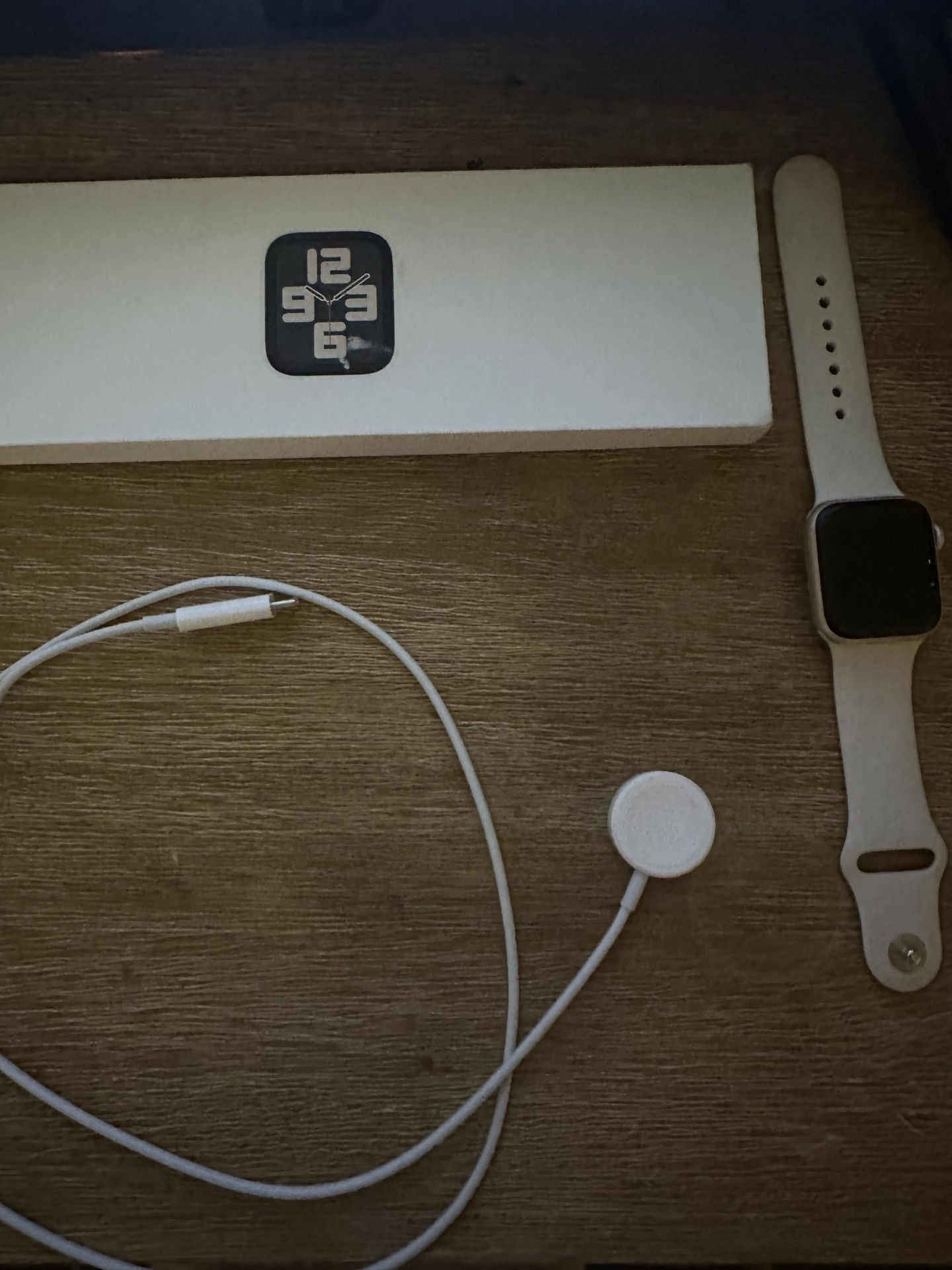 apple watch se 40mm starlight