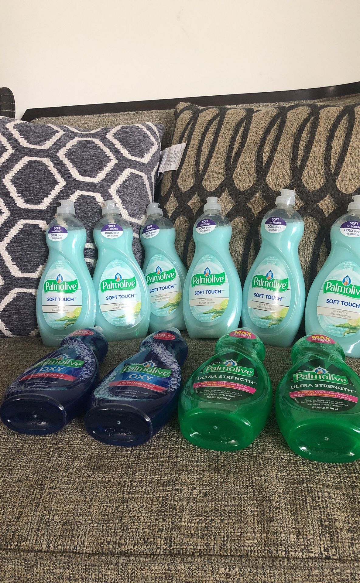 Sold10 Bottles of Palmolive Dish Liquid. Please see all the pictures and read the description