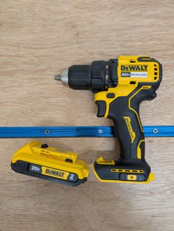 DeWalt 20v Max Brushless Drill Driver & 2AH Battery NEW 