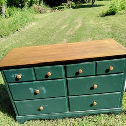 Wood. Dresser $40 Firm  Still Post Still Available 👉In DeSoto I