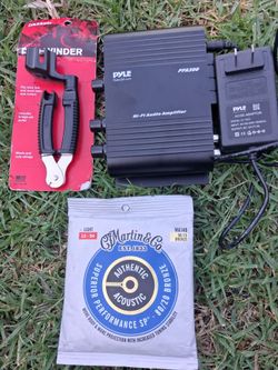 Pule PFA 300, Martin Authentic Acoustic, DAddario guitar pro winder