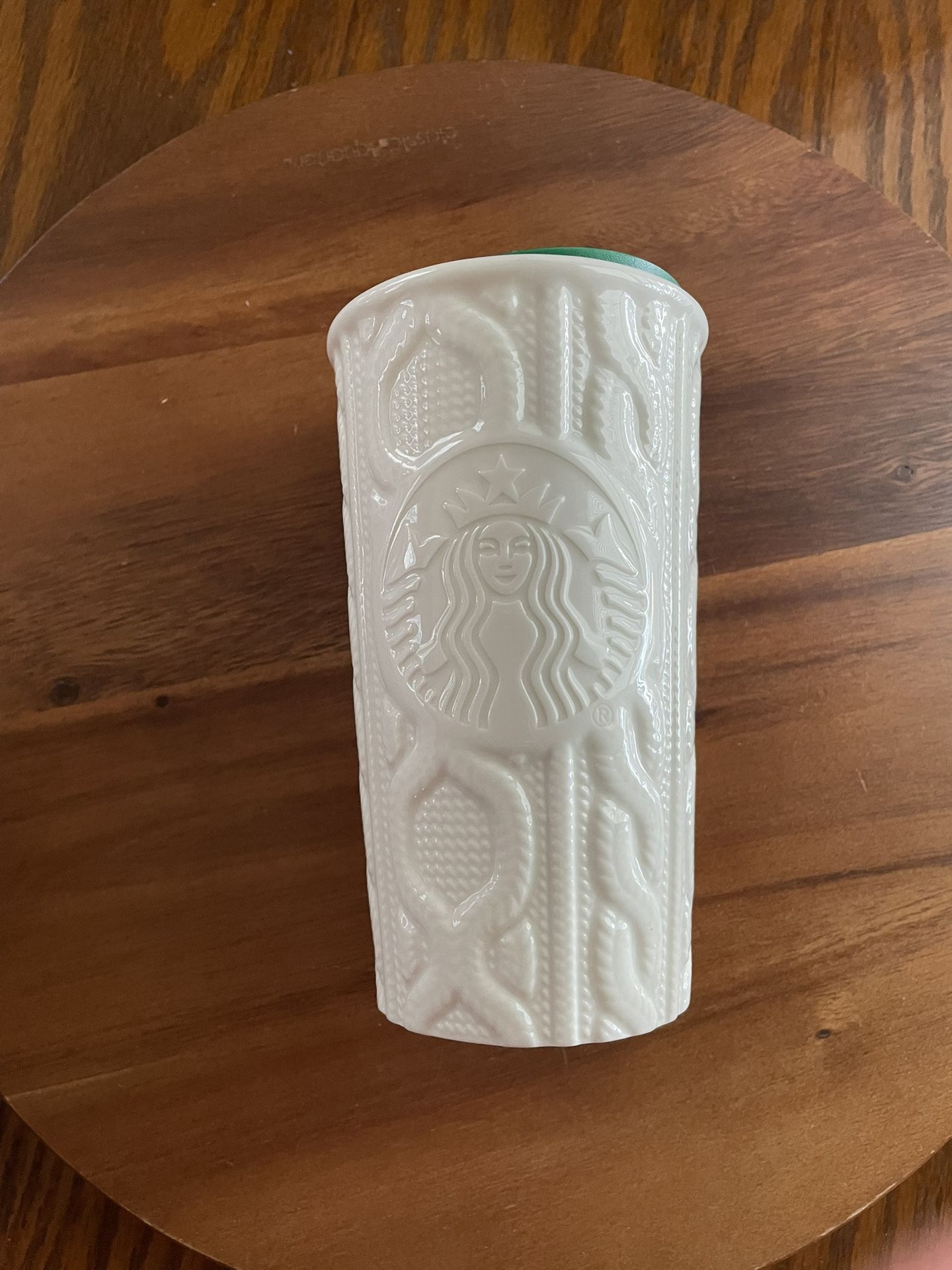 Starbucks 2016 White Cable Knit Sweater Ceramic Travel Tumbler -Coffee/Mug 10 oz