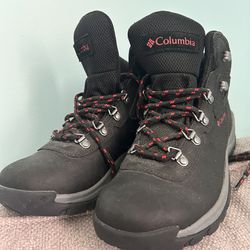 Brand New Columbia Hiking Boots 