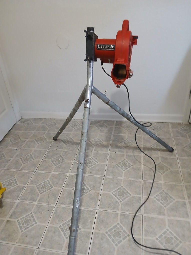 The Heater Jr Pitching Machine